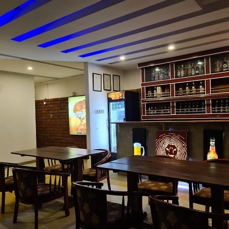 Cafe And Pub By Yasri Mirissa Exterior photo