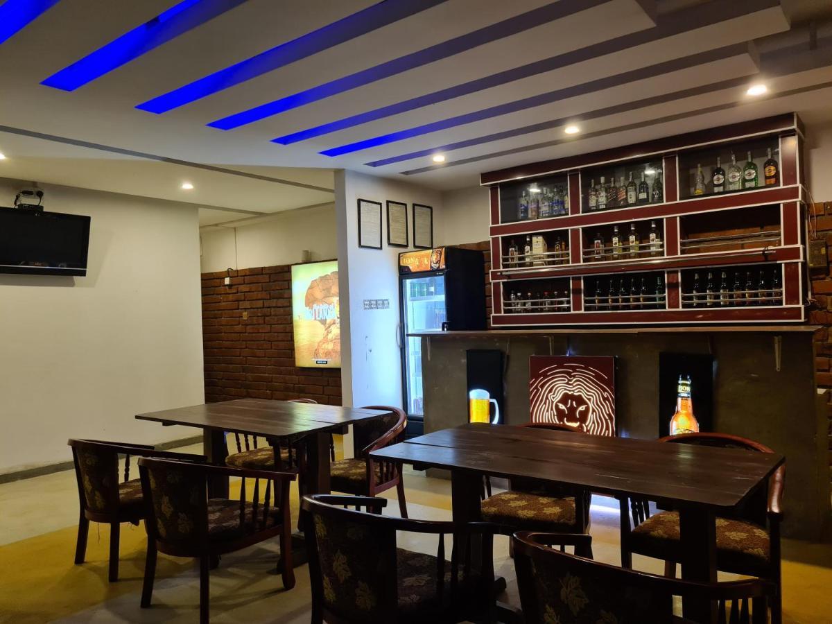Cafe And Pub By Yasri Mirissa Exterior photo
